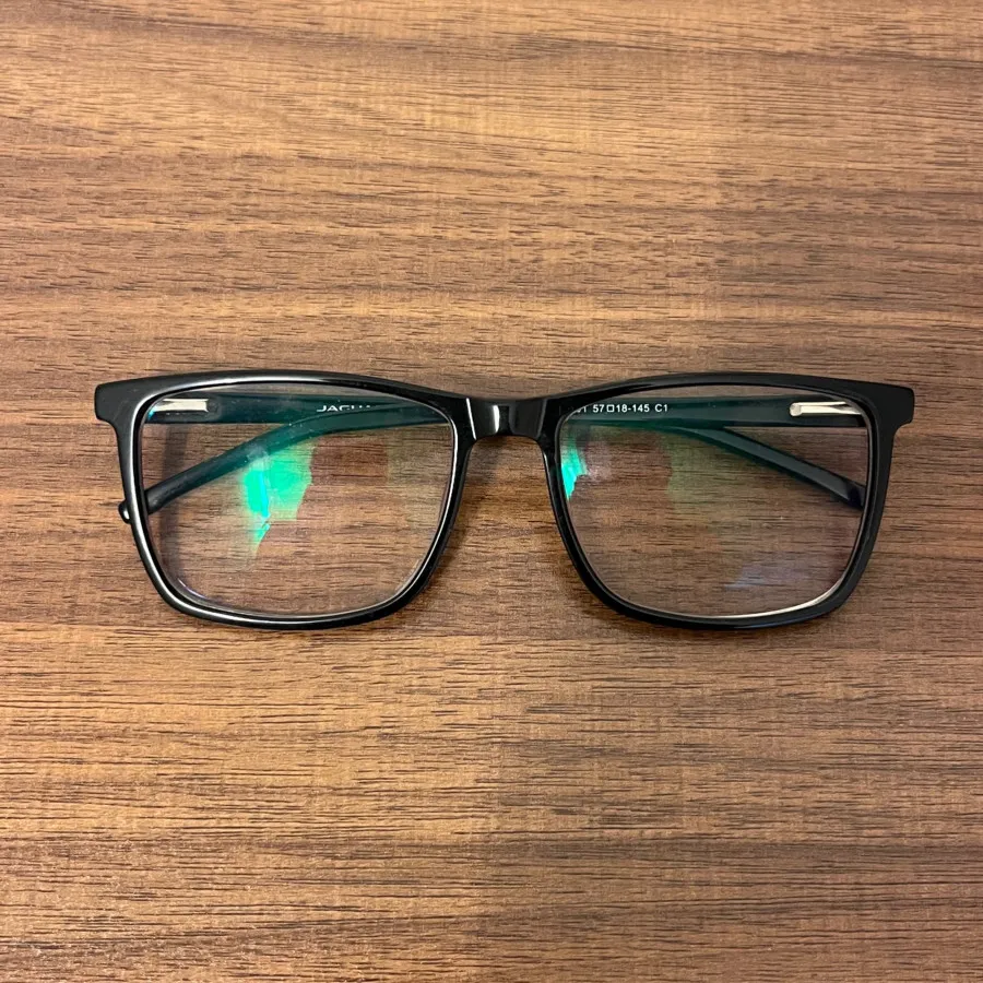 عینک طبی کاملا نو