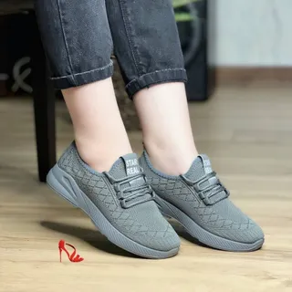 کفش ورزشی