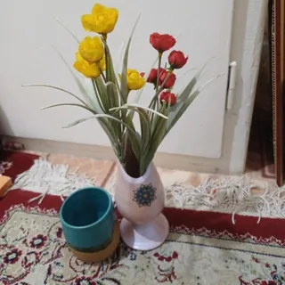 گلدان همراه گل