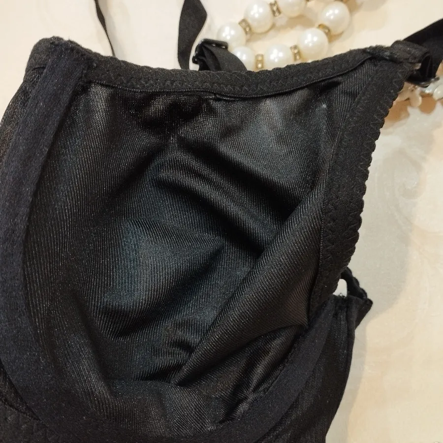 سوتین لعیا زیر فنر