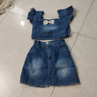 نیم تنه و دامن دخترانه