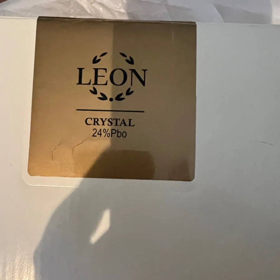 شیرینی خوری کریستا Leon