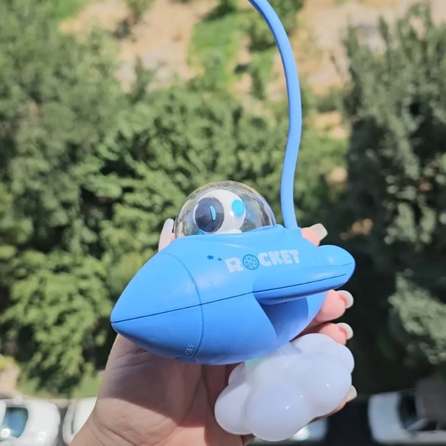 چراغ مطالعه فضانورد