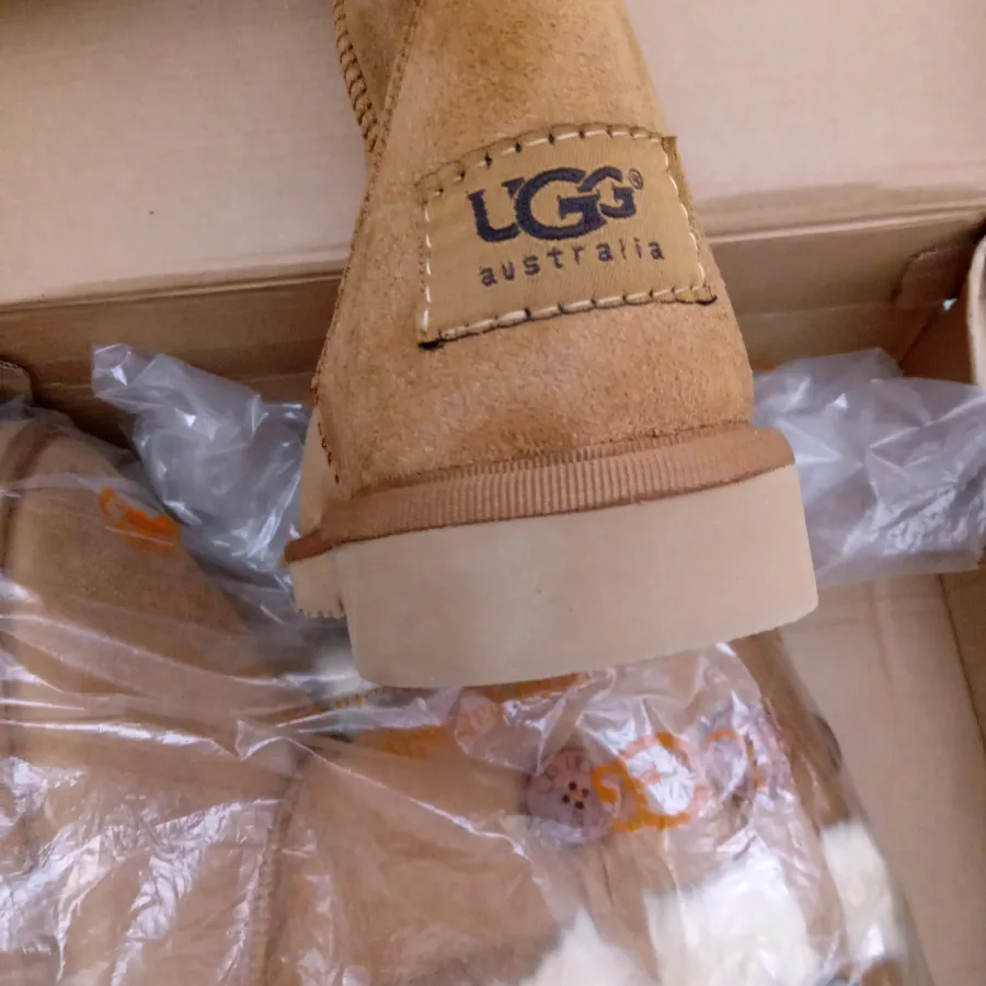 آگ UGG Australia