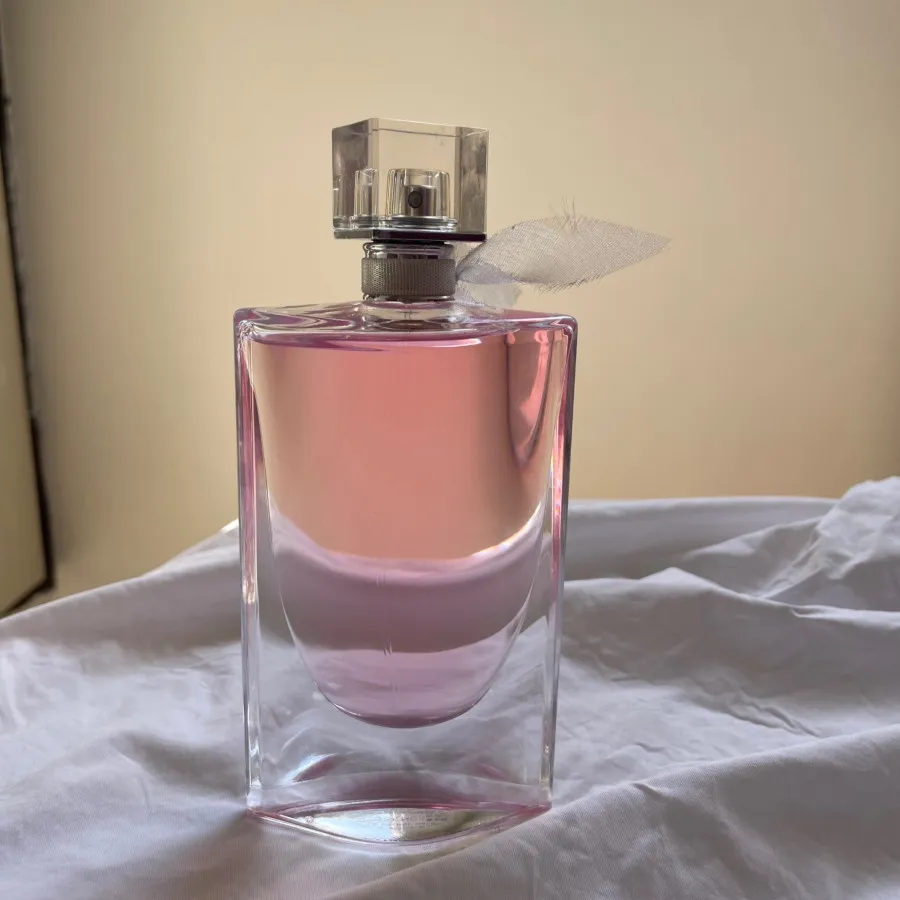 عطر لنکوم لاویه بل