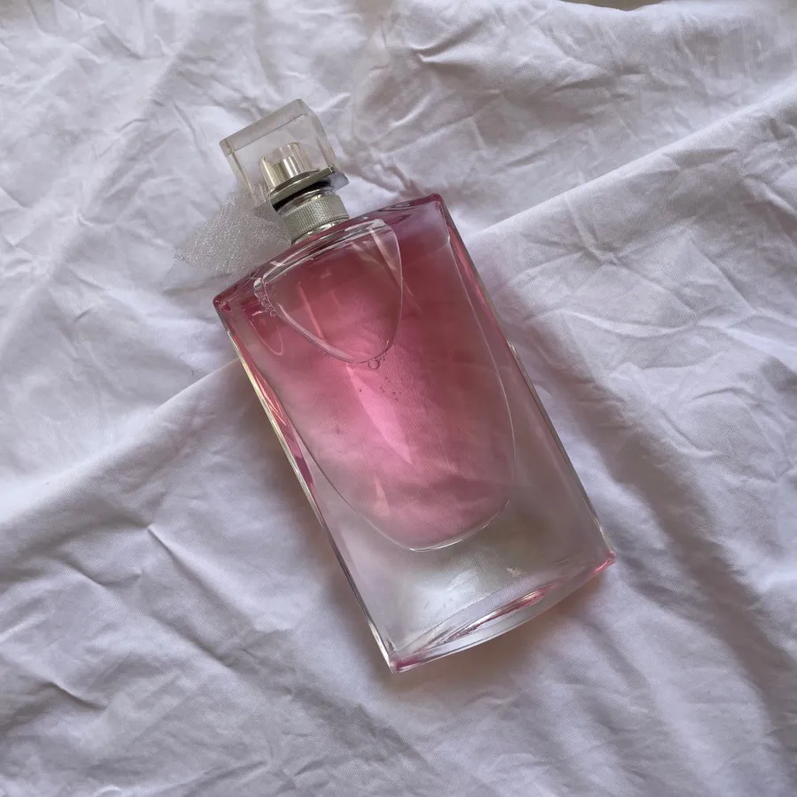 عطر لنکوم لاویه بل
