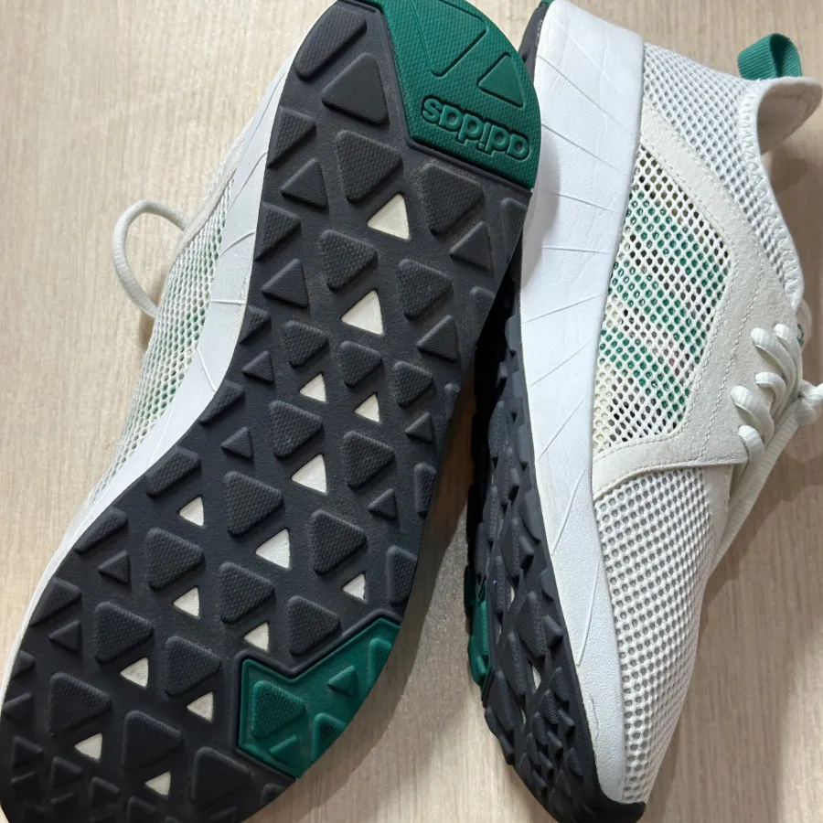 کفش اوریجینال adidas