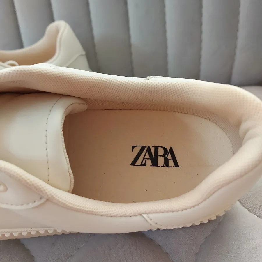 اسنیکرز مردونه zara