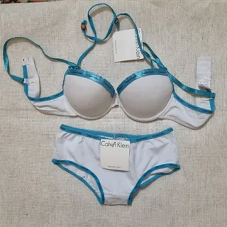 ست سوتین اسفنجcalvinklein