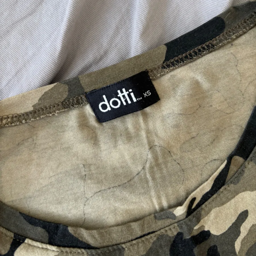 تیشرت طرح آرمی dotti