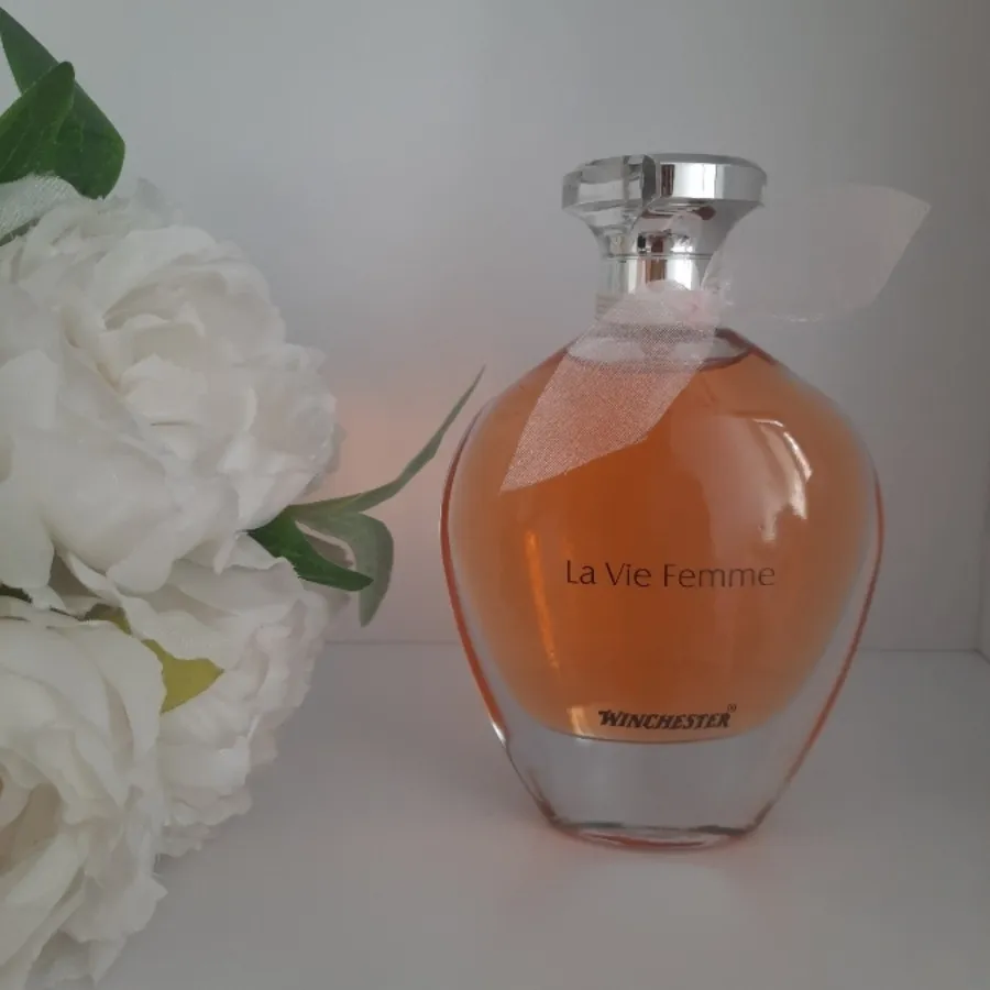 عطر لانکوم مدل لاویه فم