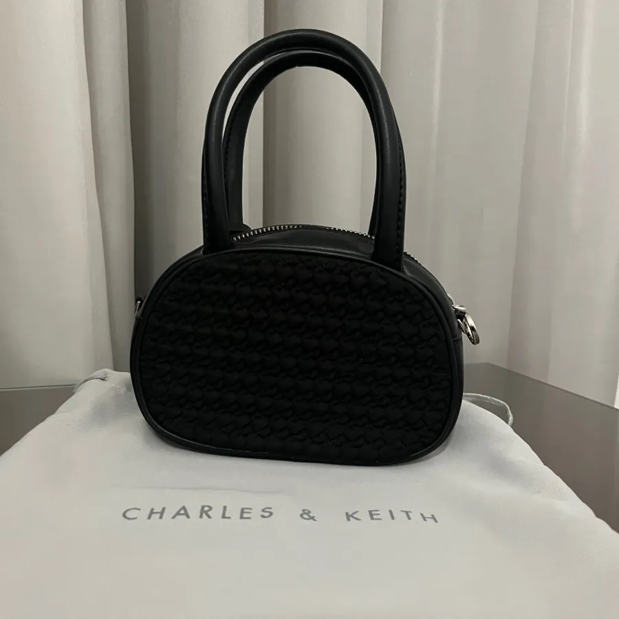 کیف مشکی charles & keith