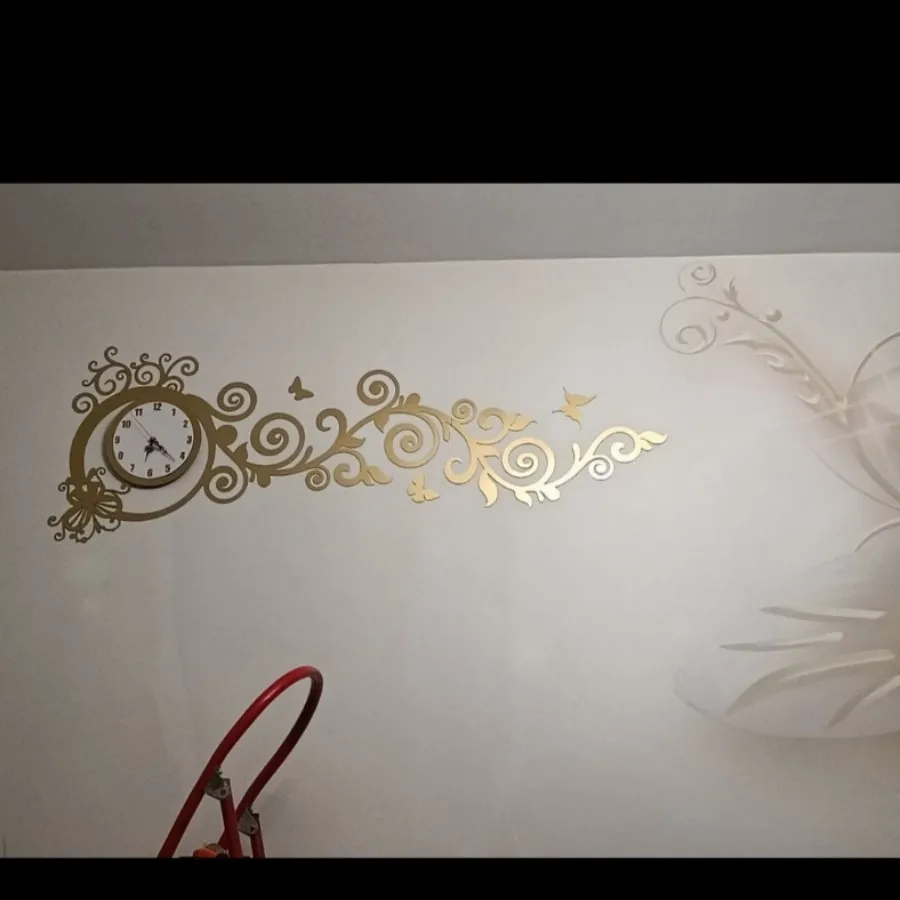 ساعت آینه ای