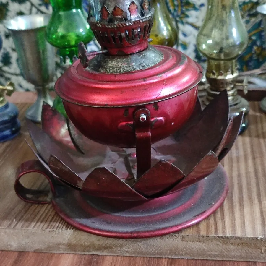 چراغ نفتی طرح گل قدیمی