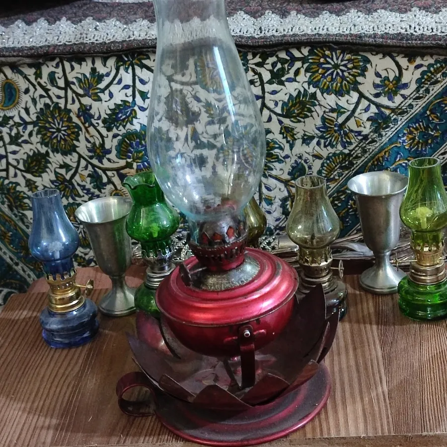 چراغ نفتی طرح گل قدیمی