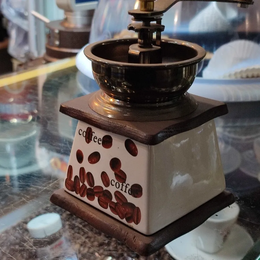 آسیاب دستی قدیمی