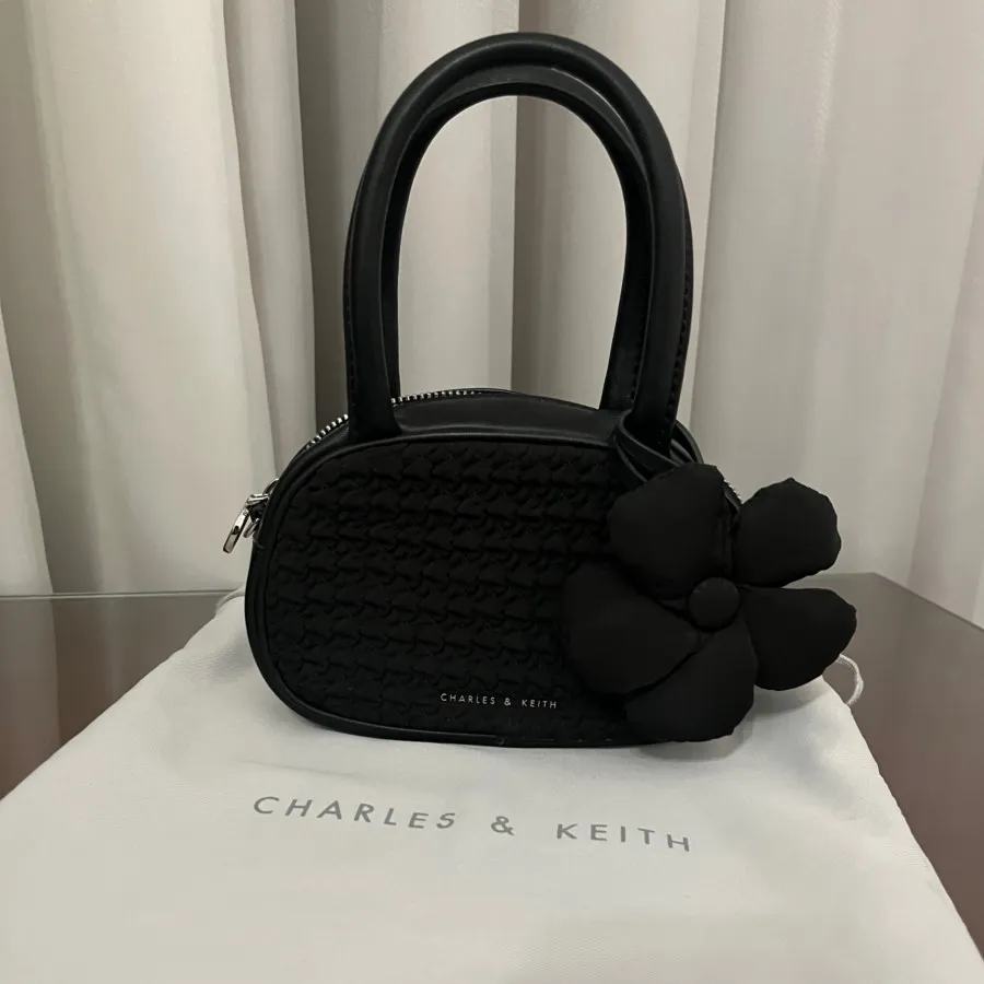 کیف مشکی charles & keith