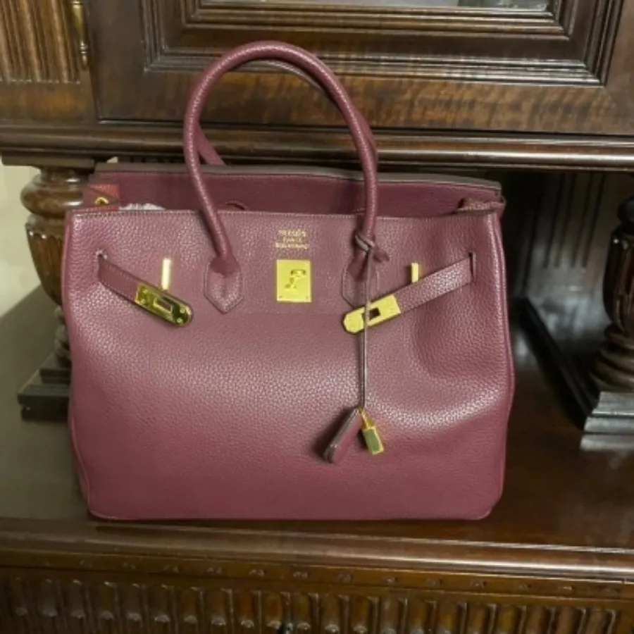 کیف صورتی Hermes رنگ سال