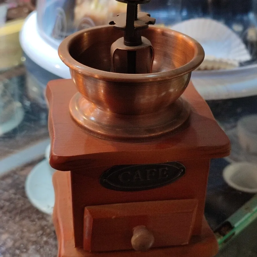 آسیاب دستی قدیمی