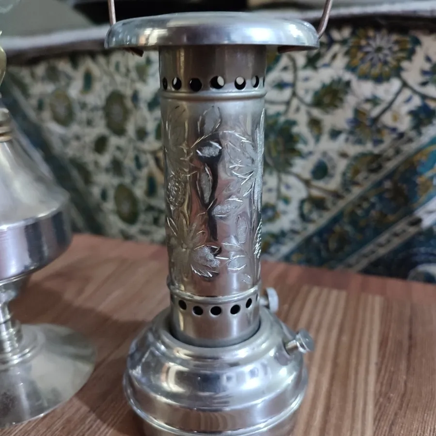 چراغ بسیار قدیمی برنجی