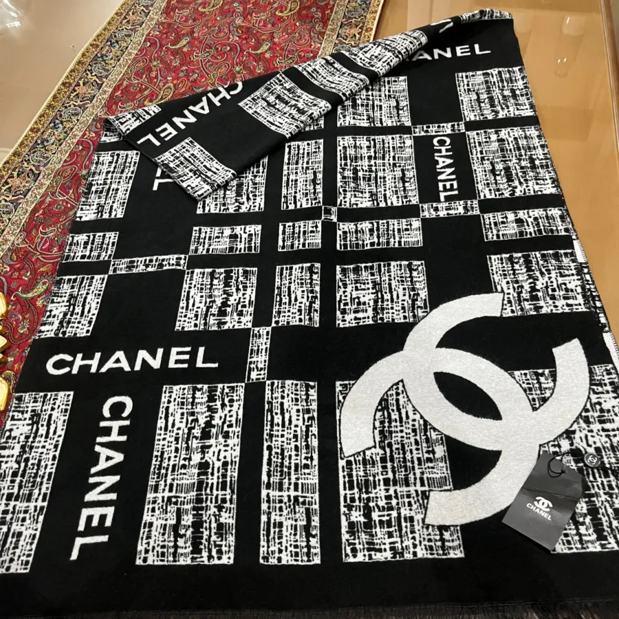 شال اورجینال CHANEL