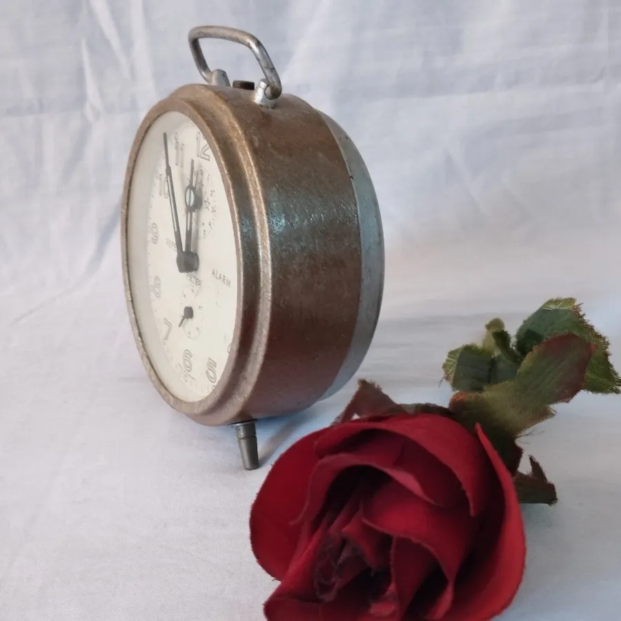ساعت رومیزی پیتر