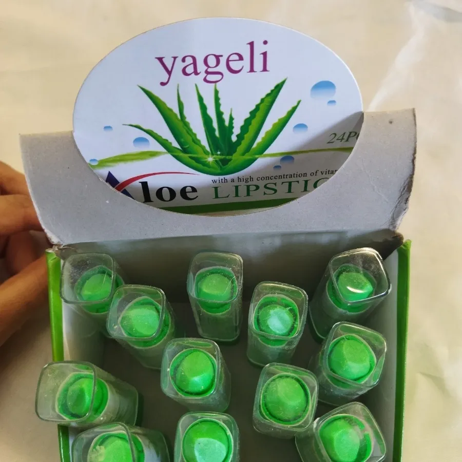 بالم لب یا رژ مکه ای
