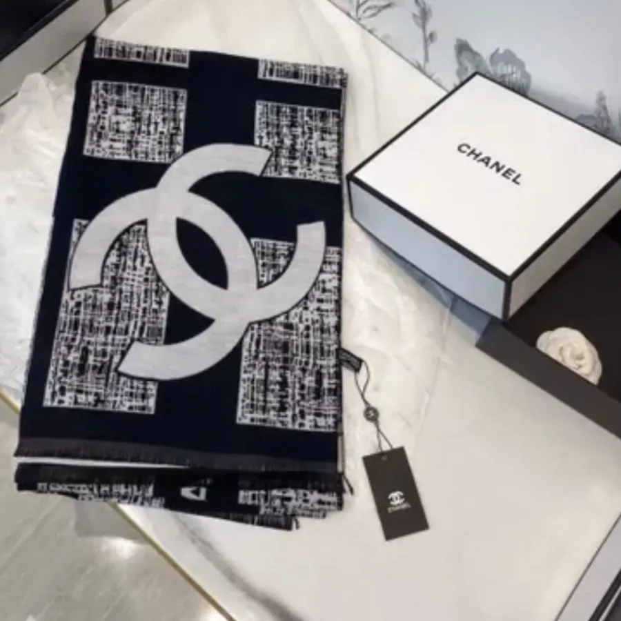 شال اورجینال CHANEL