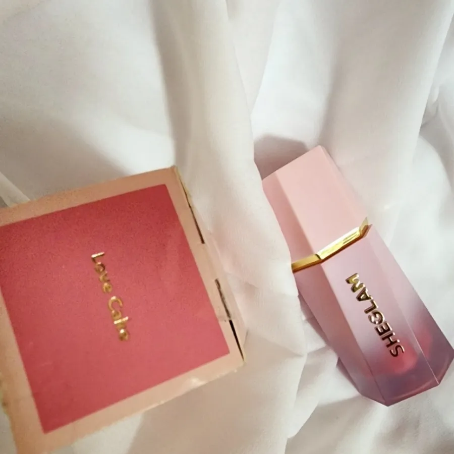 رژگونه مخملی Love cake