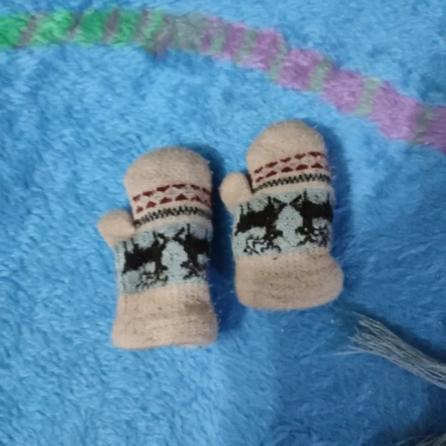 ست دستکش و کلاه زمستانه