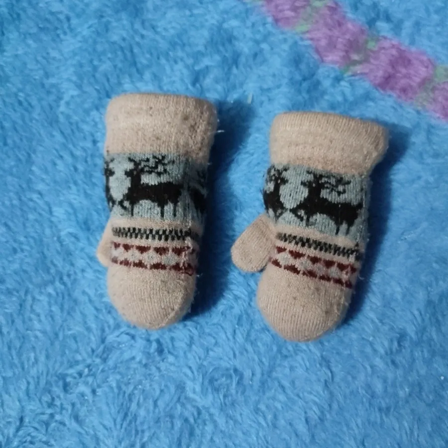 ست دستکش و کلاه زمستانه