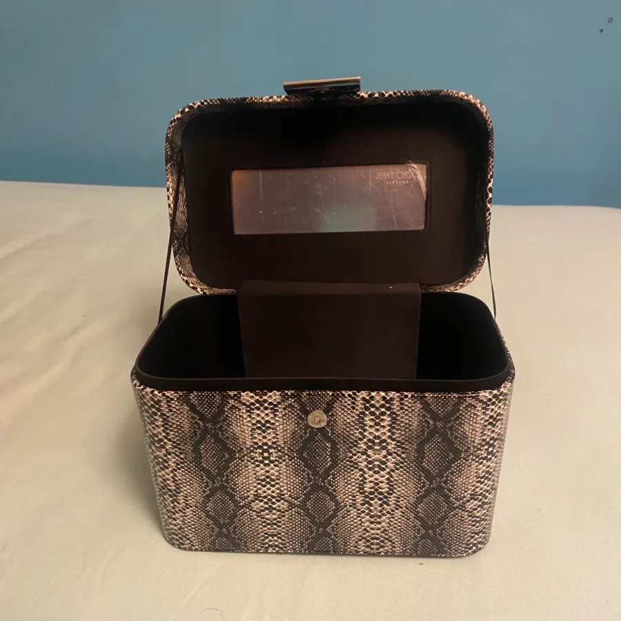 چعبه آرایش یا طلاواکسسوری