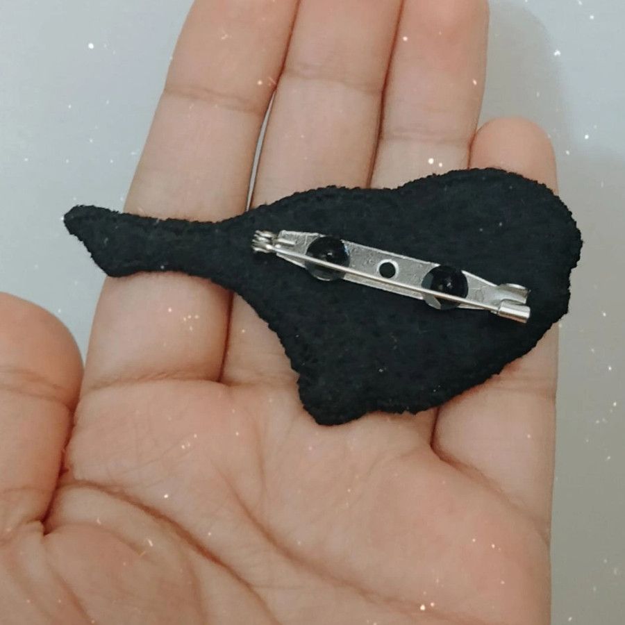 سنجاق سینه پرنده