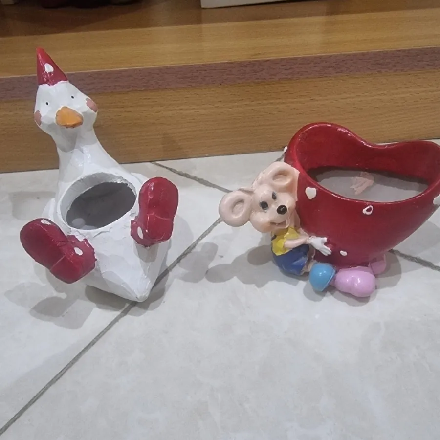 جا قلمی یا لوازم آرایشی