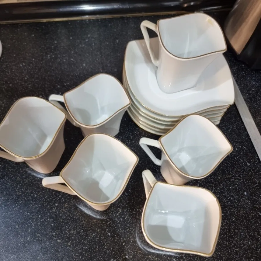 فنجان ونعلبکی مقصود