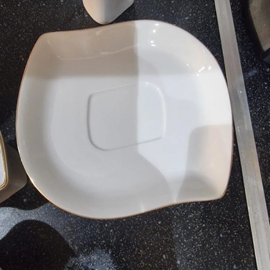 فنجان ونعلبکی مقصود