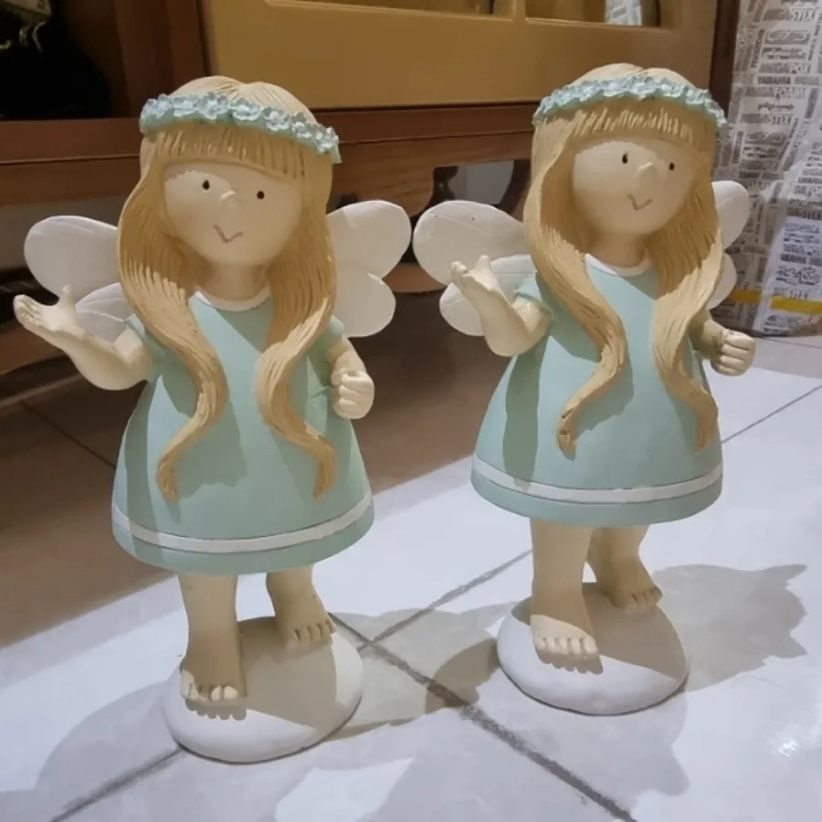 مجسمه دو دختر