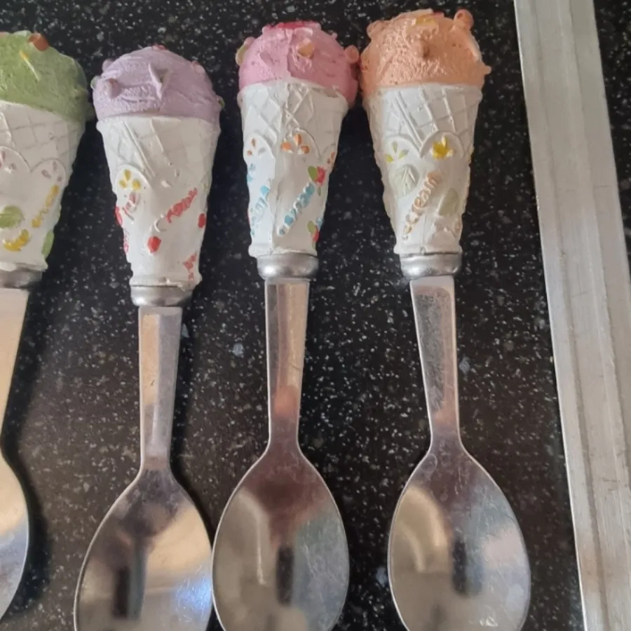 قاشق بستنی خوری