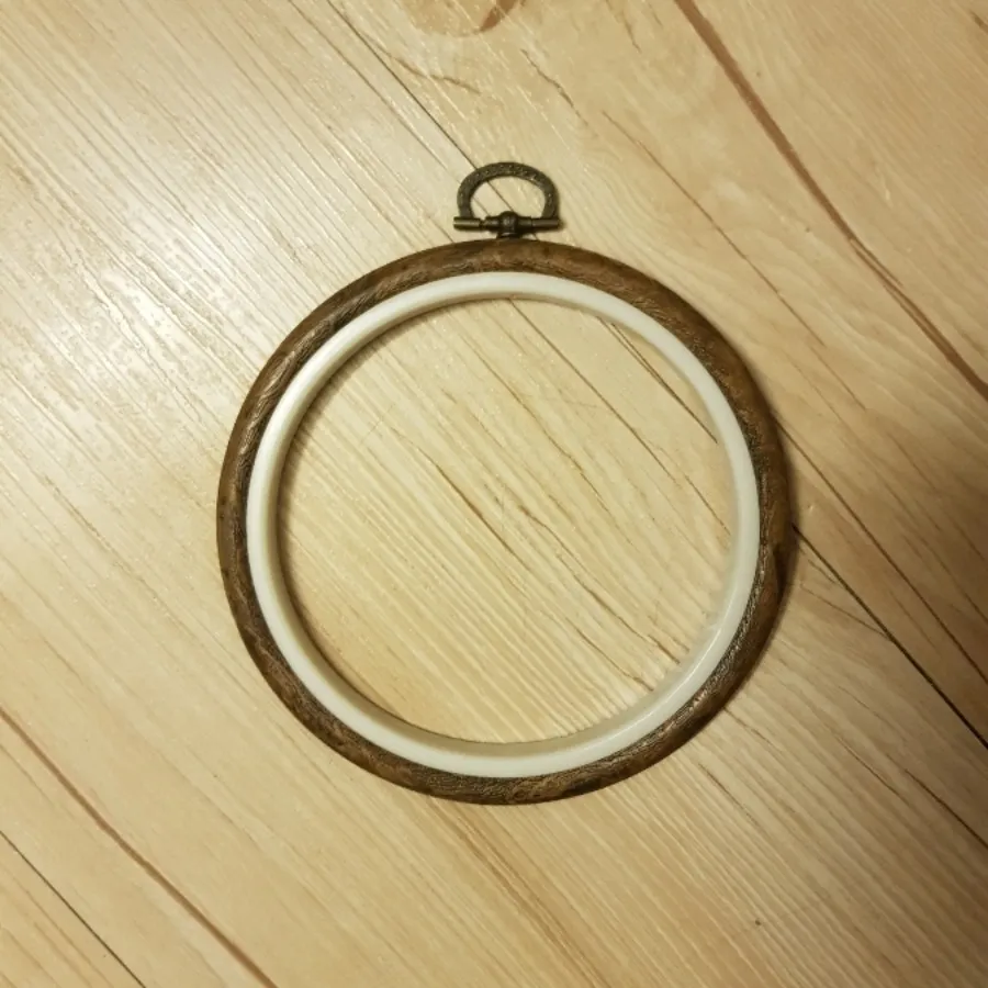 قاب گلدوزی