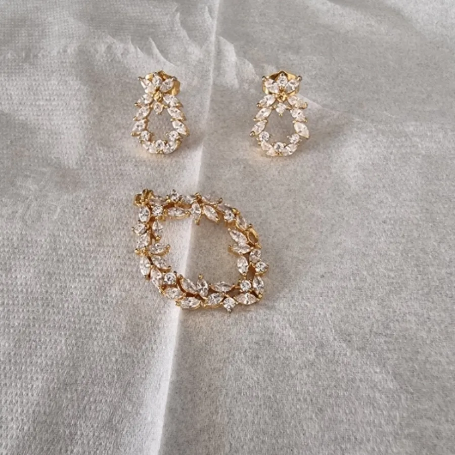 ست پلاک و گوشواره