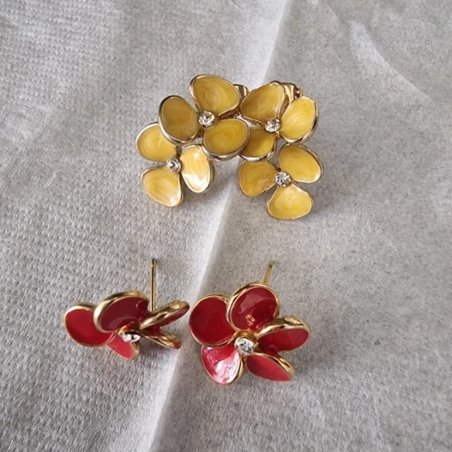 گوشواره میخی