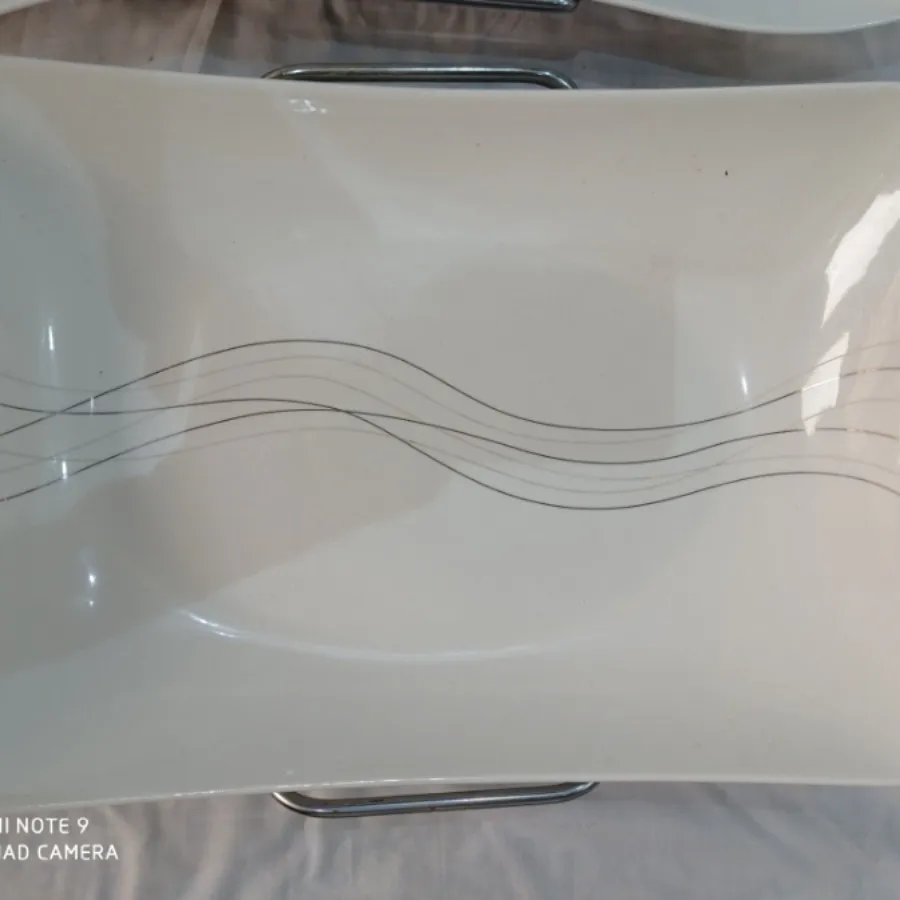 دیس برنج و خورشت خوری