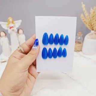 ناخن با مواد کاشت طرح آیس