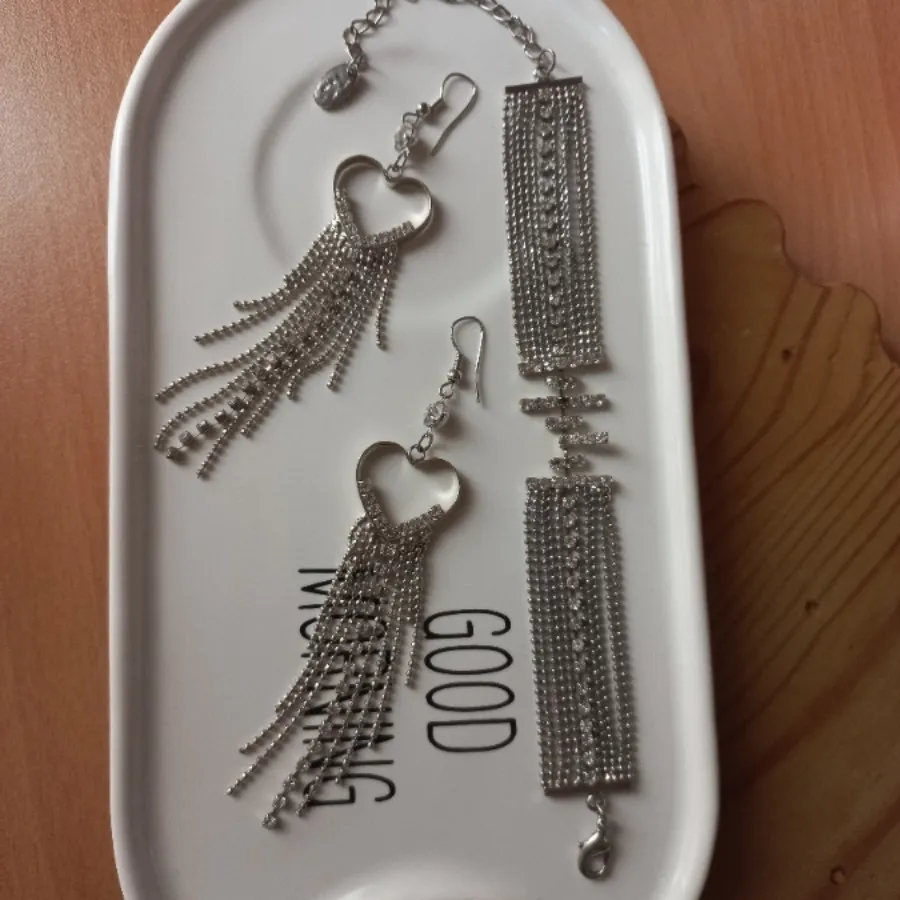ست دستبند و گوشواره