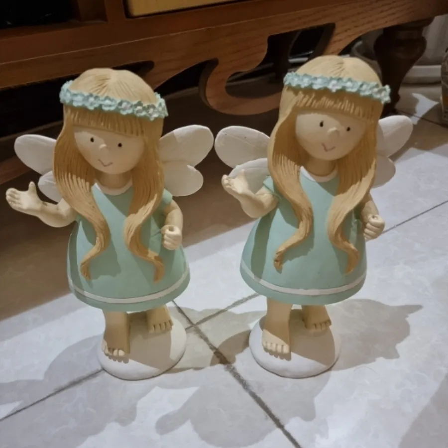 مجسمه دو دختر