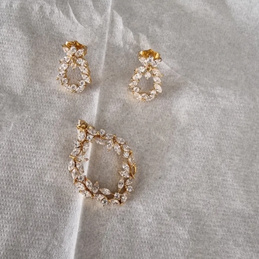 ست پلاک و گوشواره