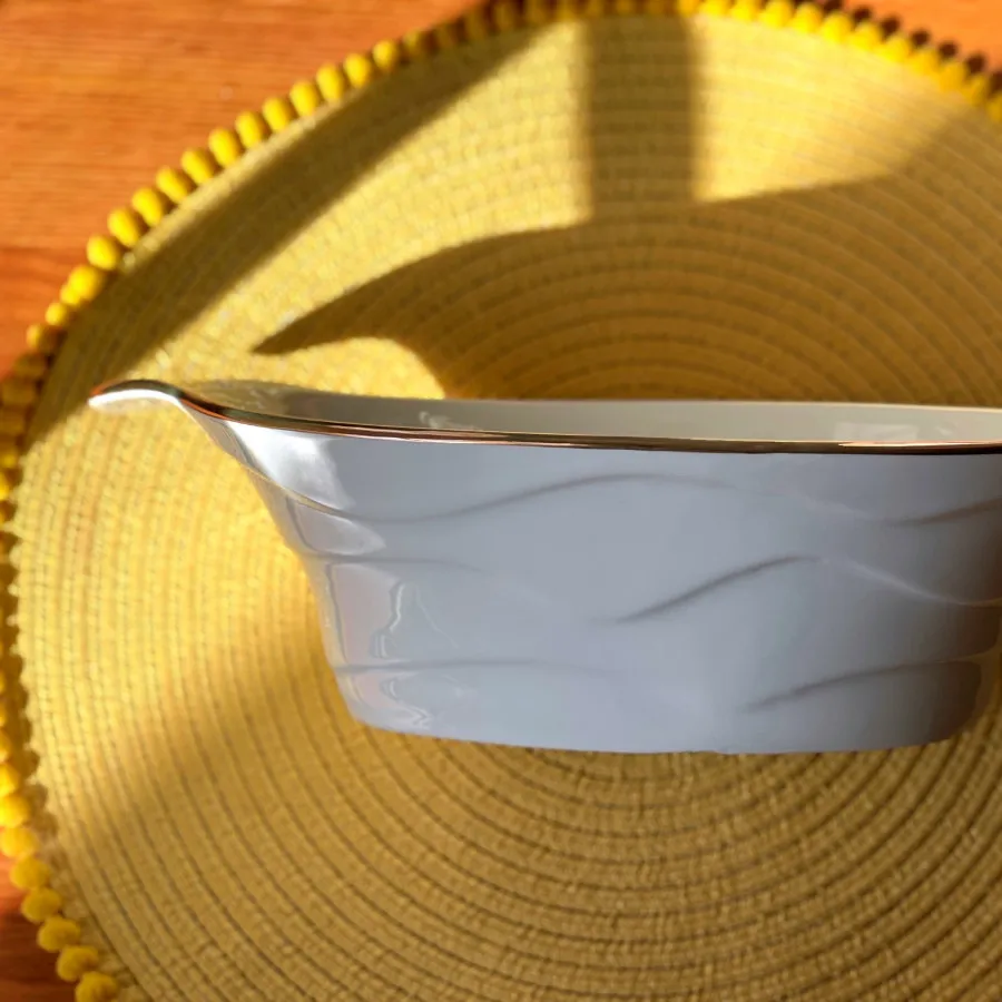 ظرف سرو چینی خط طلایی