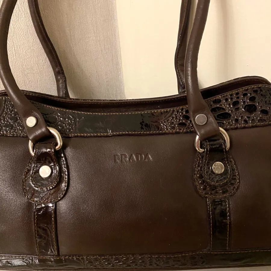 کیف چرم قهوه ای برندپرادا