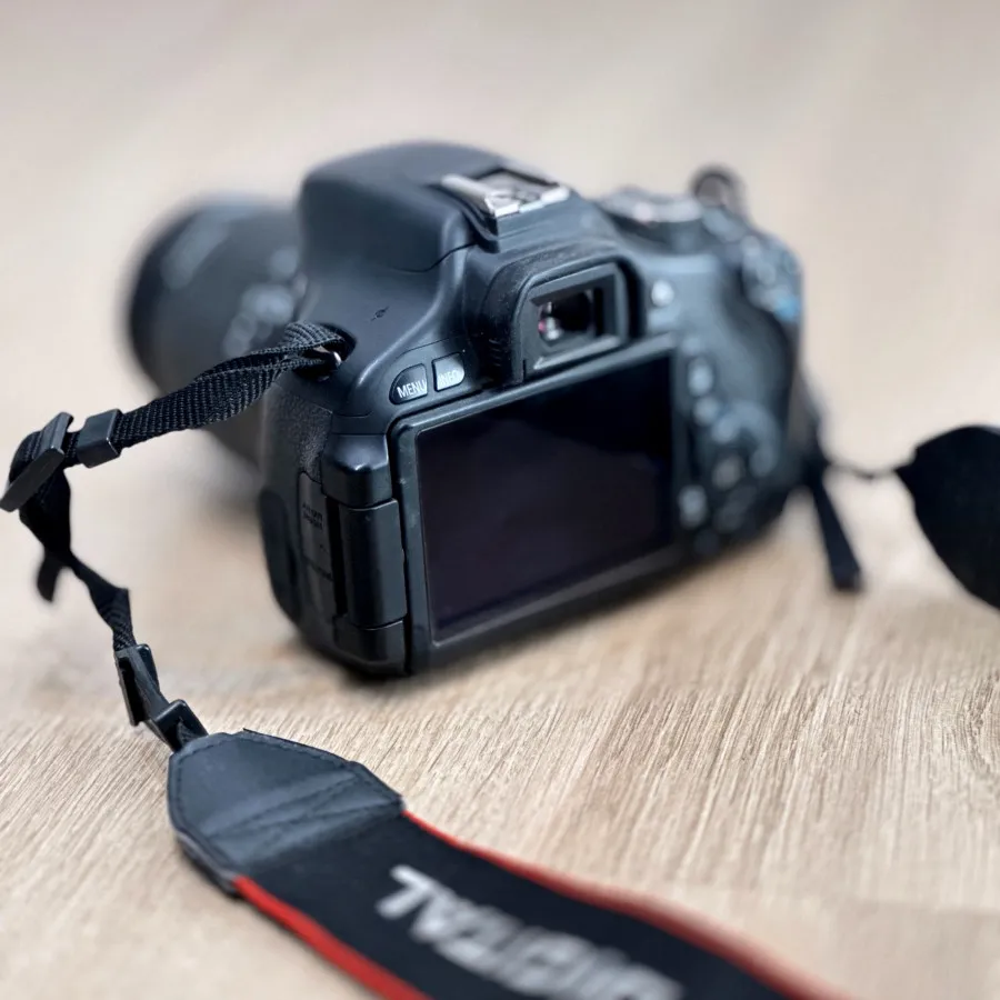 دوربین DSLR کانن
