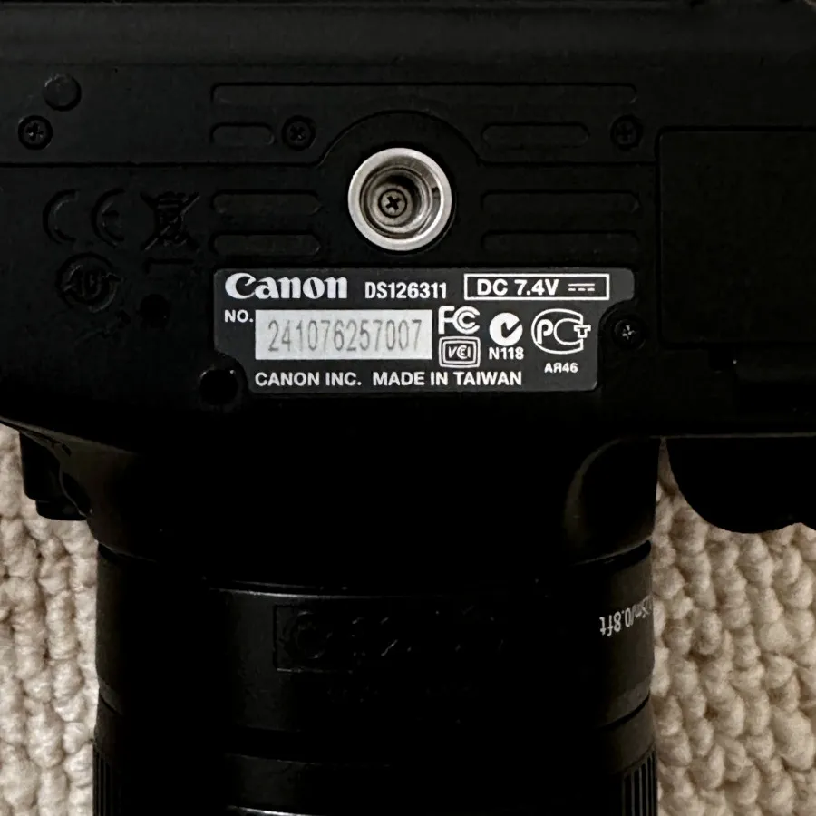 دوربین DSLR کانن